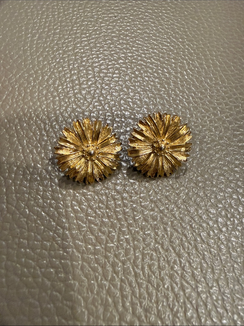 Vintage Trifari Gold Floral Burst Push back Earrings